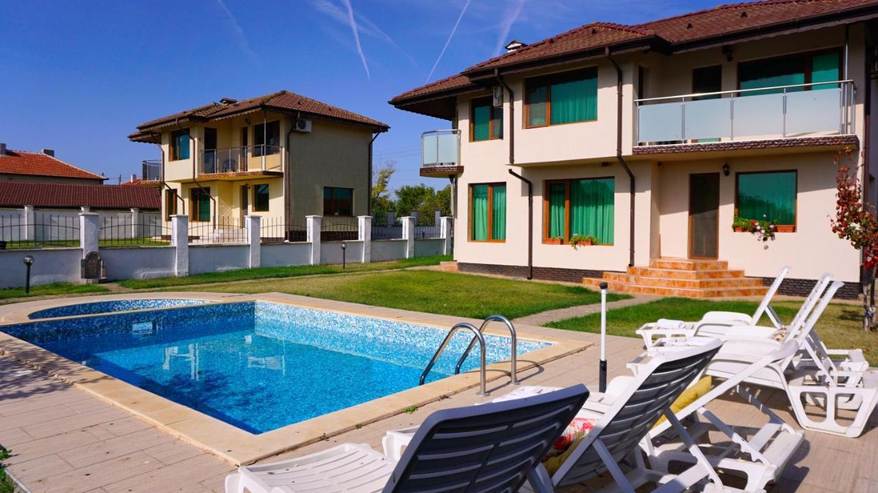 Вила Помело - Family Villa Pomelo Bŭlgarevo Eksteriør billede