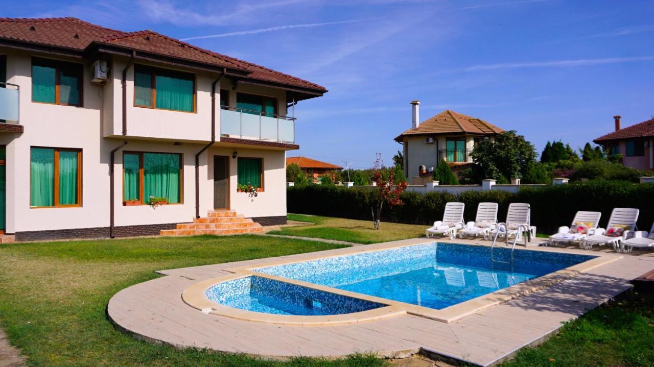 Вила Помело - Family Villa Pomelo Bŭlgarevo Eksteriør billede