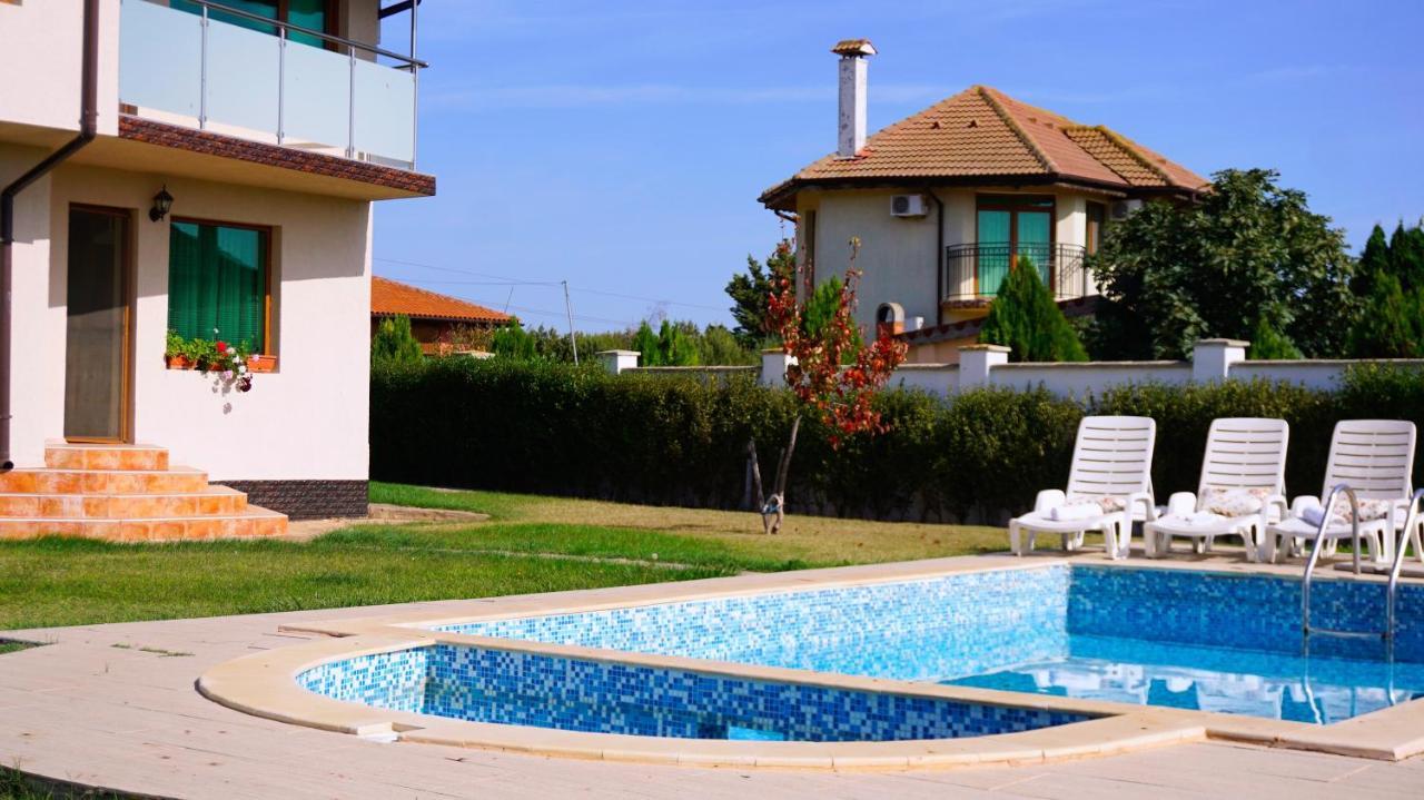 Вила Помело - Family Villa Pomelo Bŭlgarevo Eksteriør billede